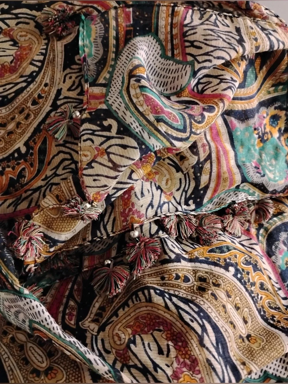 Echo paisley fall scarf with tassels. Great neutral colors. Excellent/new cond